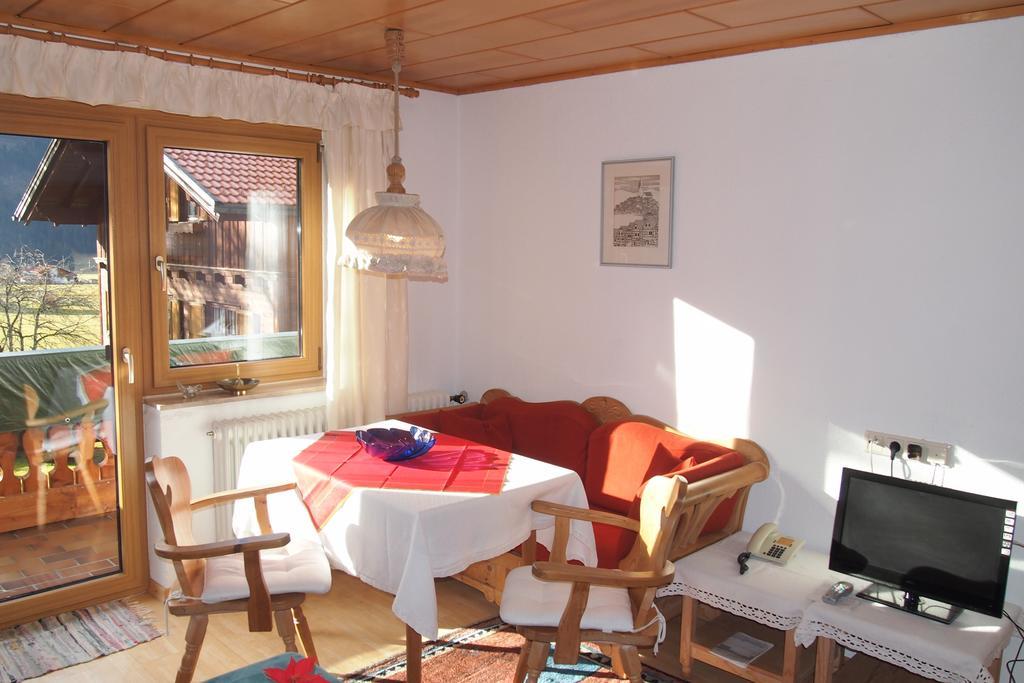 Appartamento Haus Bergwelt Grän Camera foto